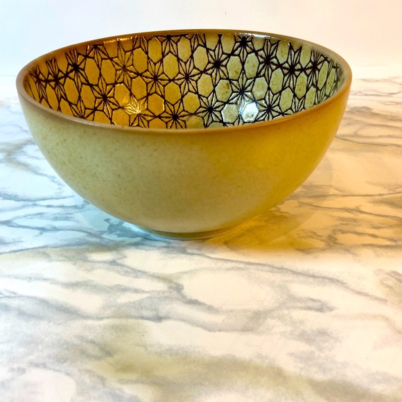 Crate&Barrel Other - Crate and Barrel Cereal Bowls set of 4 Geometric Flowers Tan.
